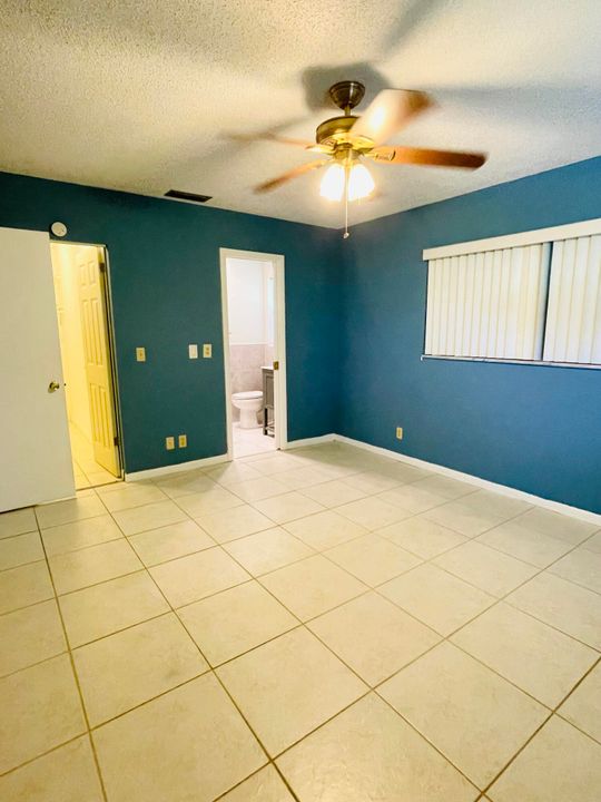 For Rent: $2,200 (2 beds, 2 baths, 1150 Square Feet)