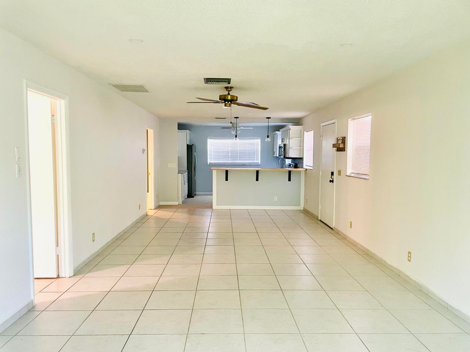 For Rent: $2,200 (2 beds, 2 baths, 1150 Square Feet)