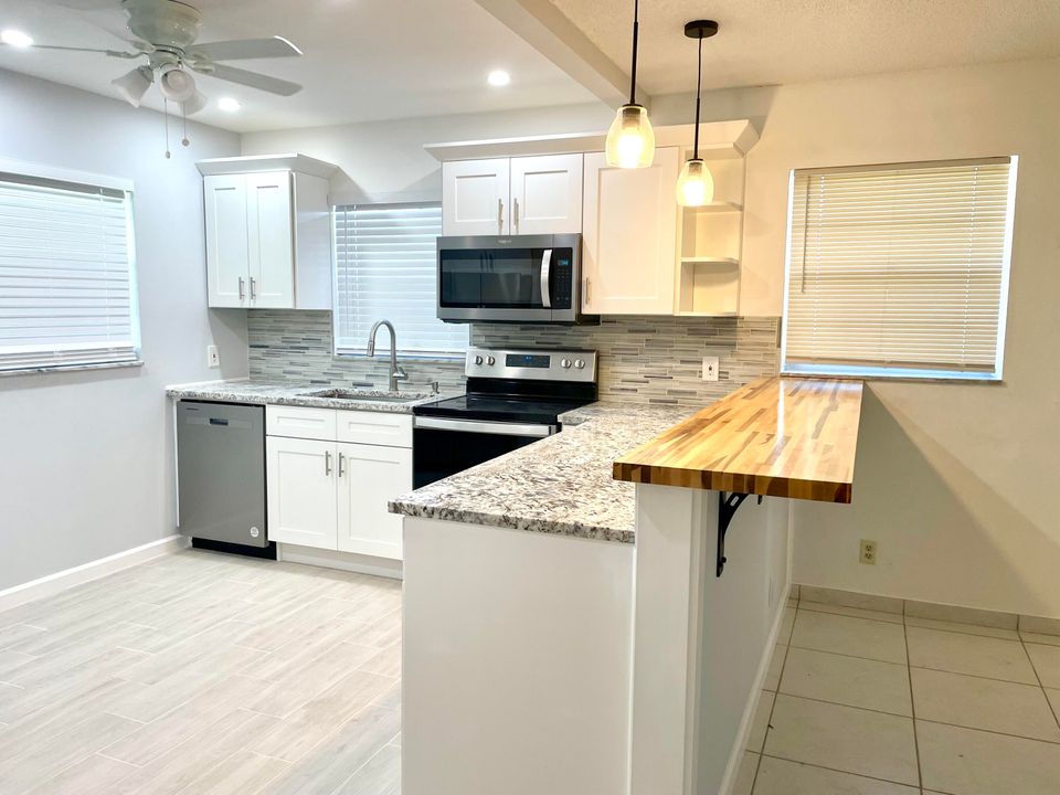 For Rent: $2,200 (2 beds, 2 baths, 1150 Square Feet)