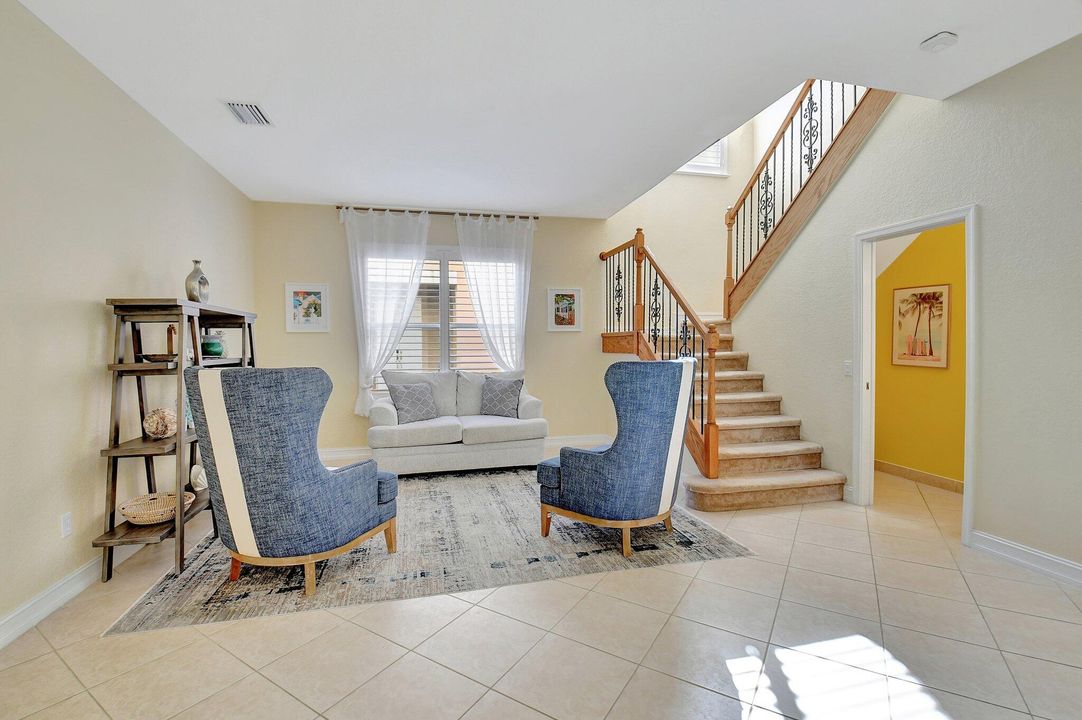 For Sale: $824,900 (4 beds, 2 baths, 2515 Square Feet)