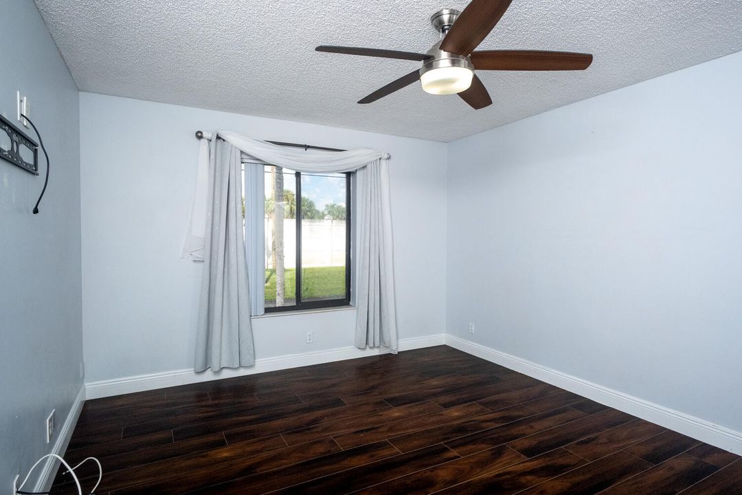 For Rent: $2,100 (2 beds, 2 baths, 1111 Square Feet)