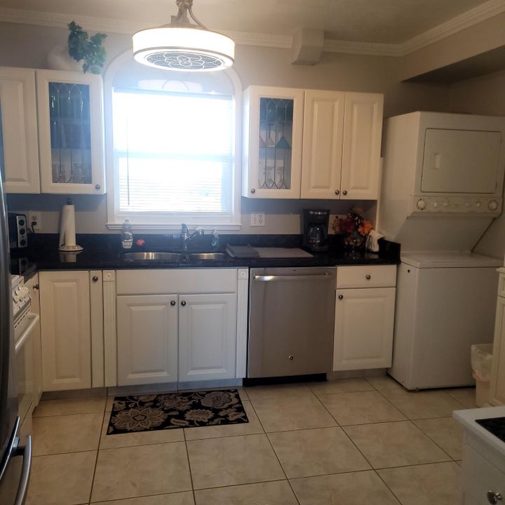 For Rent: $3,800 (2 beds, 2 baths, 1440 Square Feet)