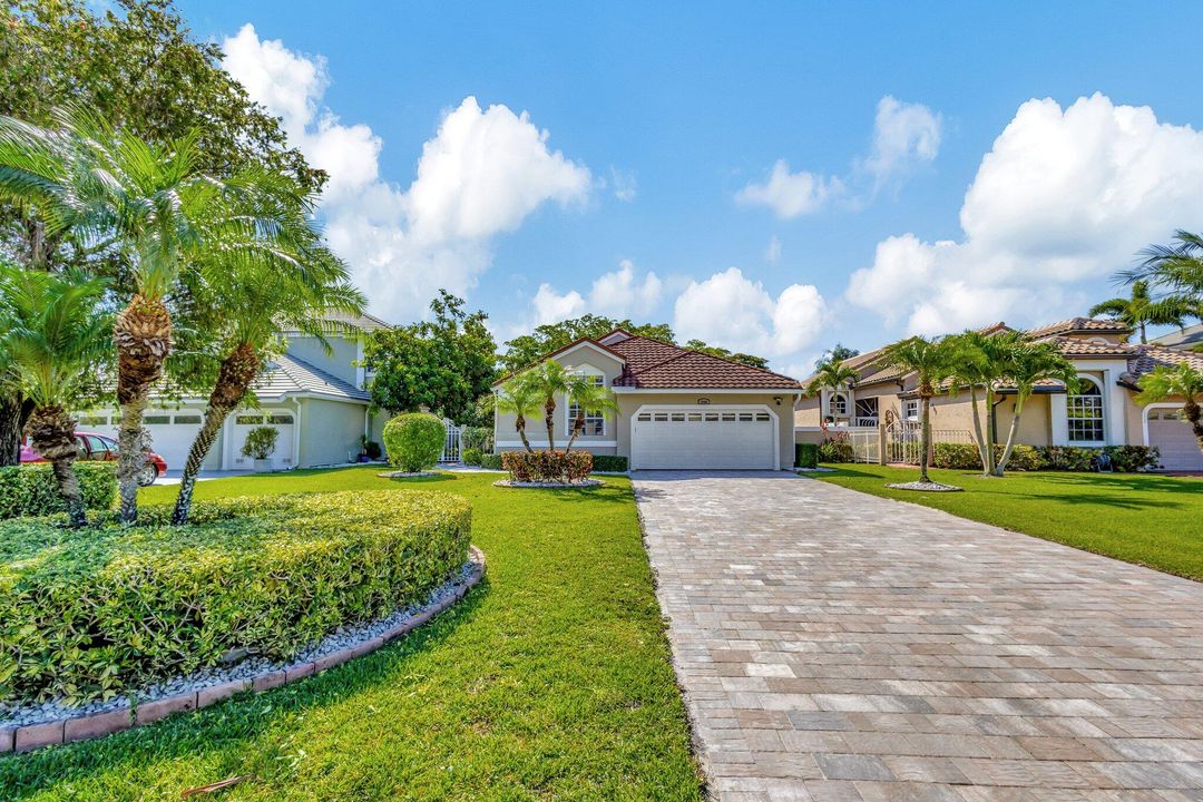 For Sale: $743,000 (3 beds, 2 baths, 1843 Square Feet)