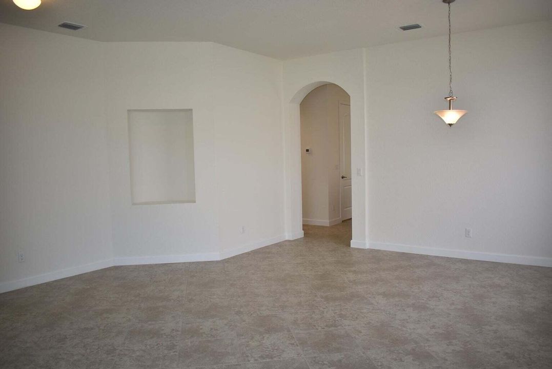 For Rent: $3,550 (3 beds, 2 baths, 2049 Square Feet)