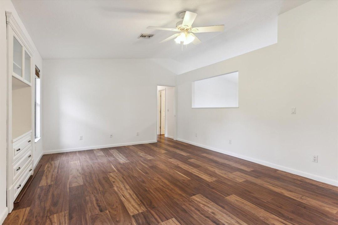 For Sale: $340,000 (3 beds, 2 baths, 1402 Square Feet)