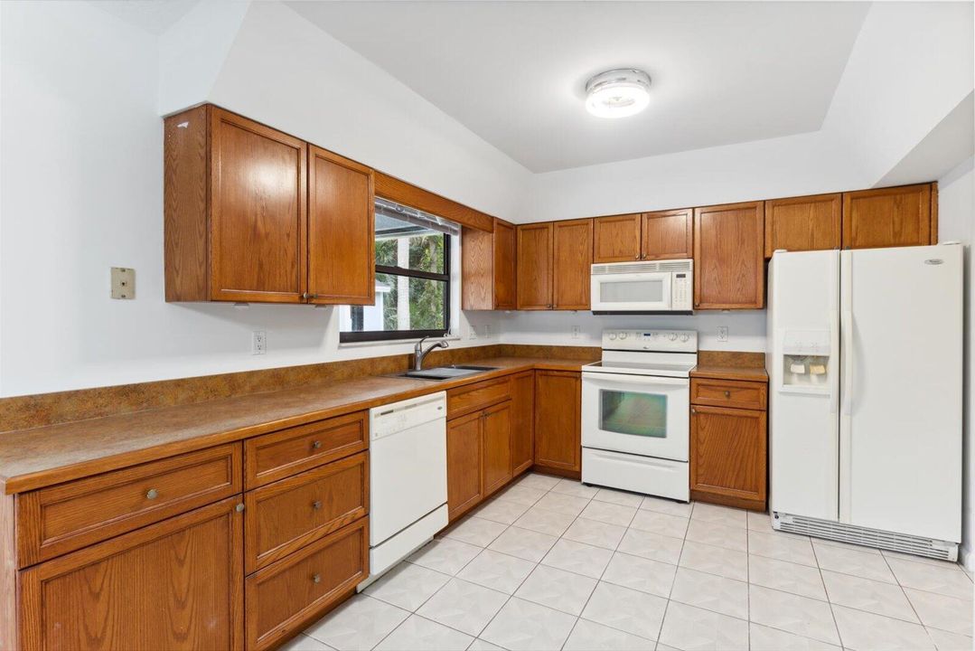 For Sale: $340,000 (3 beds, 2 baths, 1402 Square Feet)