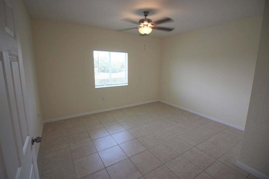 For Rent: $2,250 (3 beds, 2 baths, 999 Square Feet)