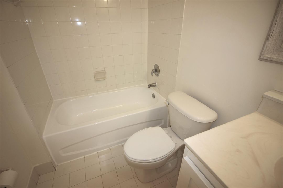 For Rent: $2,250 (3 beds, 2 baths, 999 Square Feet)