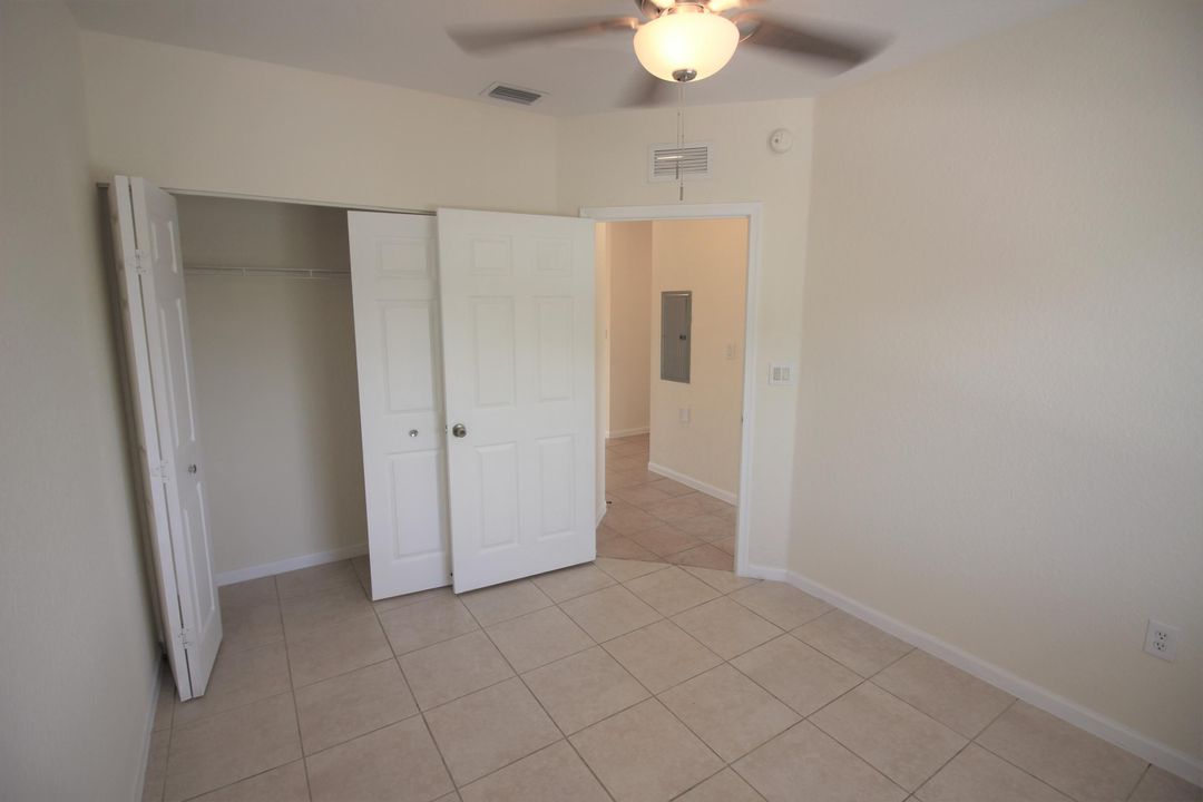 For Rent: $2,250 (3 beds, 2 baths, 999 Square Feet)