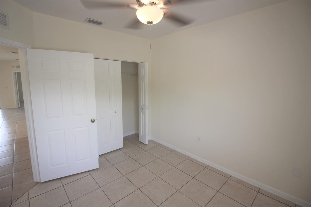 For Rent: $2,250 (3 beds, 2 baths, 999 Square Feet)