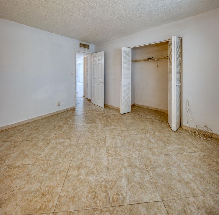 For Rent: $2,800 (2 beds, 2 baths, 1013 Square Feet)