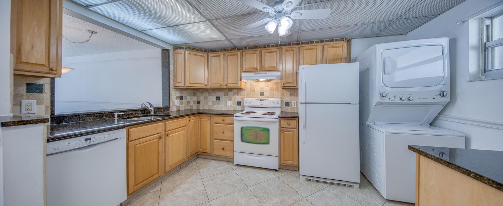 For Rent: $2,800 (2 beds, 2 baths, 1013 Square Feet)