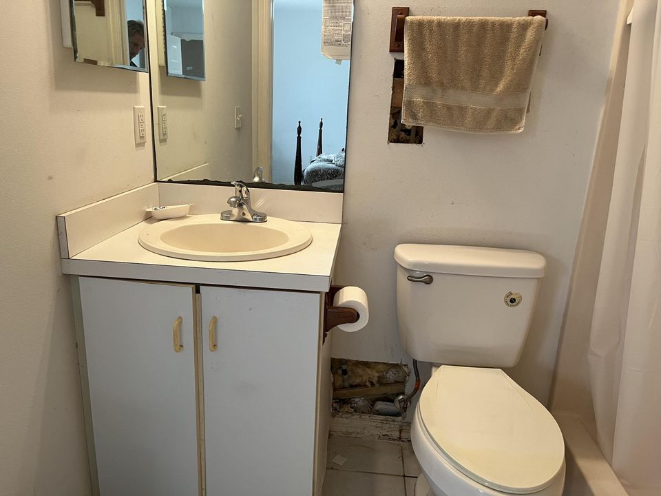 For Sale: $240,000 (3 beds, 2 baths, 1096 Square Feet)