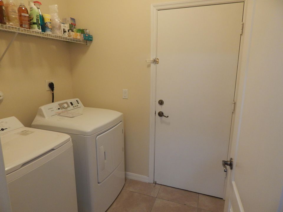 For Rent: $2,500 (3 beds, 2 baths, 1418 Square Feet)