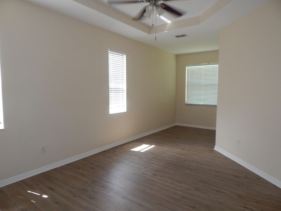 For Rent: $2,500 (3 beds, 2 baths, 1418 Square Feet)