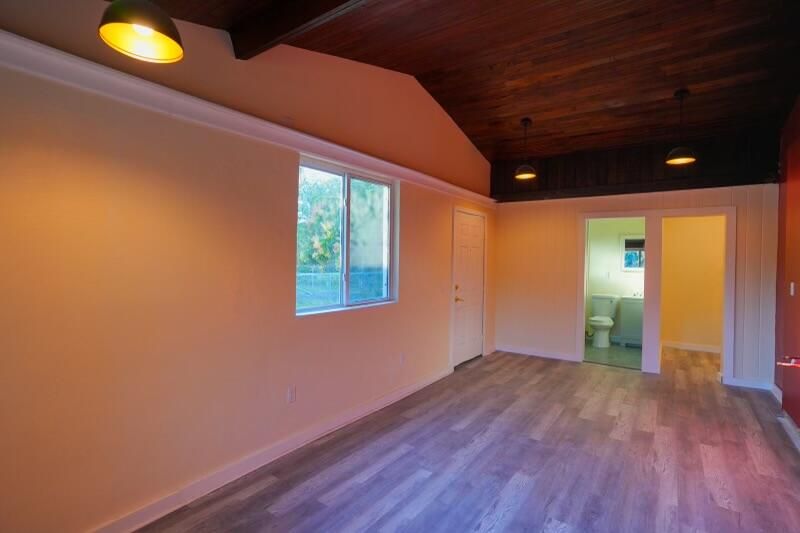 For Sale: $650,000 (2 beds, 1 baths, 1308 Square Feet)