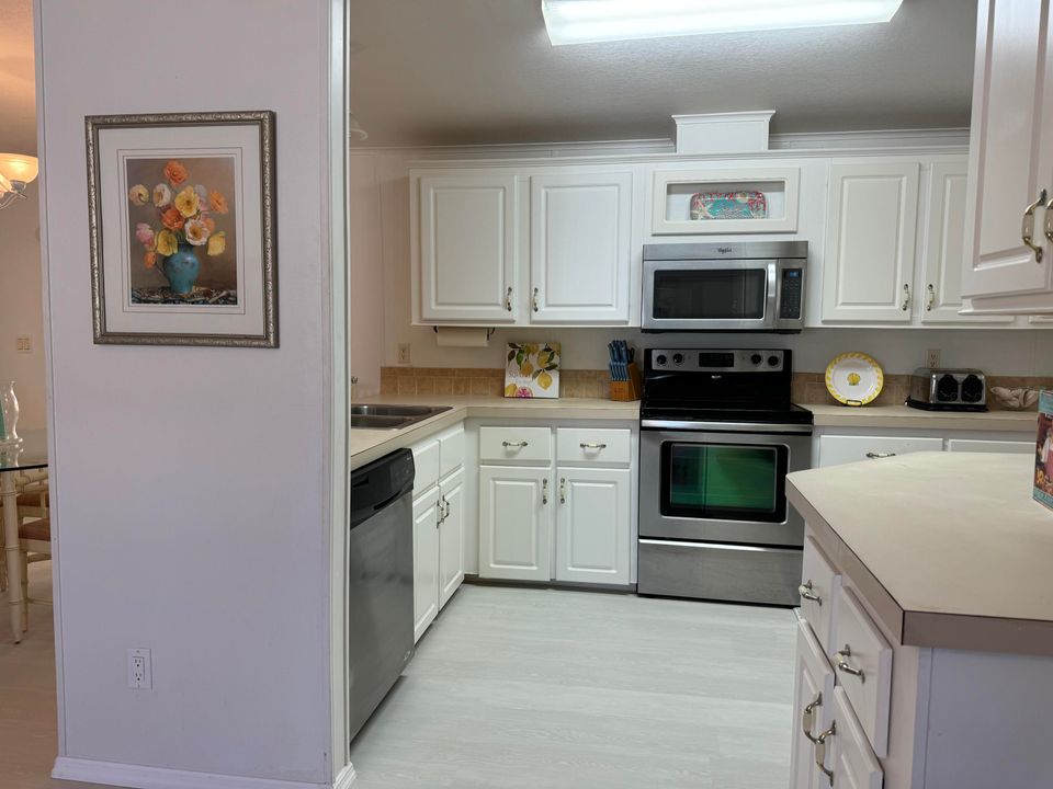 For Sale: $209,900 (3 beds, 2 baths, 1192 Square Feet)