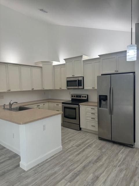 For Rent: $2,700 (3 beds, 2 baths, 1332 Square Feet)