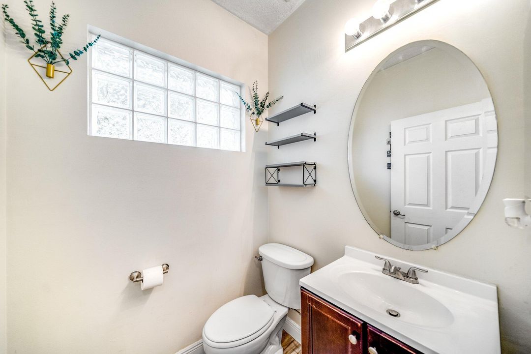 For Sale: $655,000 (5 beds, 2 baths, 2888 Square Feet)