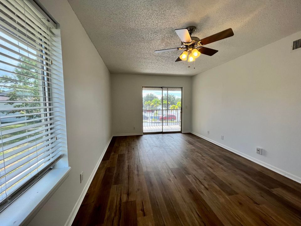 For Rent: $2,500 (2 beds, 2 baths, 980 Square Feet)