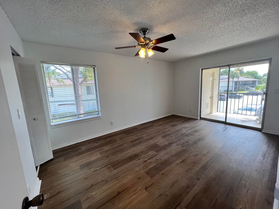 For Rent: $2,500 (2 beds, 2 baths, 980 Square Feet)