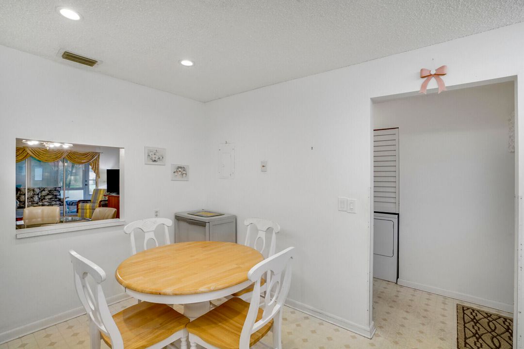 For Sale: $160,000 (2 beds, 2 baths, 1088 Square Feet)