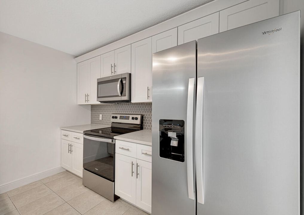 For Rent: $2,850 (2 beds, 2 baths, 1236 Square Feet)