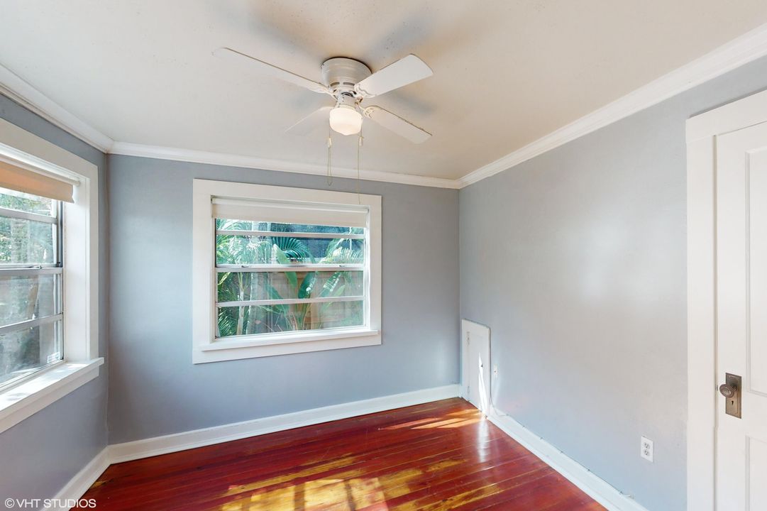 For Sale: $410,000 (2 beds, 1 baths, 739 Square Feet)