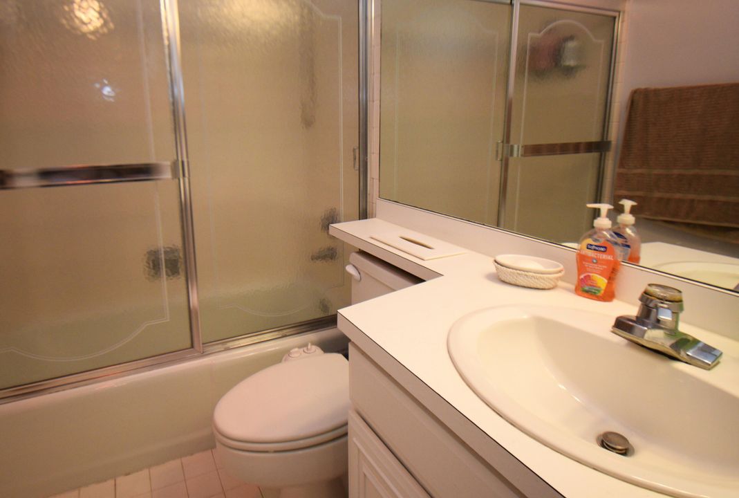 For Rent: $2,500 (2 beds, 2 baths, 1034 Square Feet)