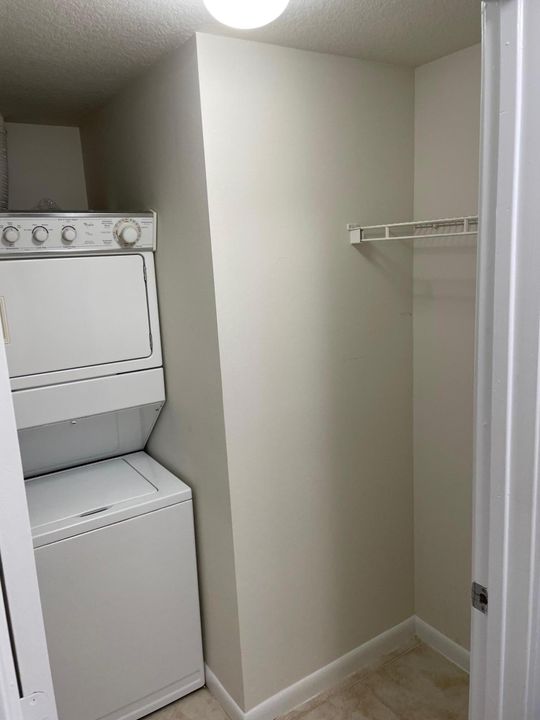 For Rent: $2,500 (1 beds, 1 baths, 777 Square Feet)