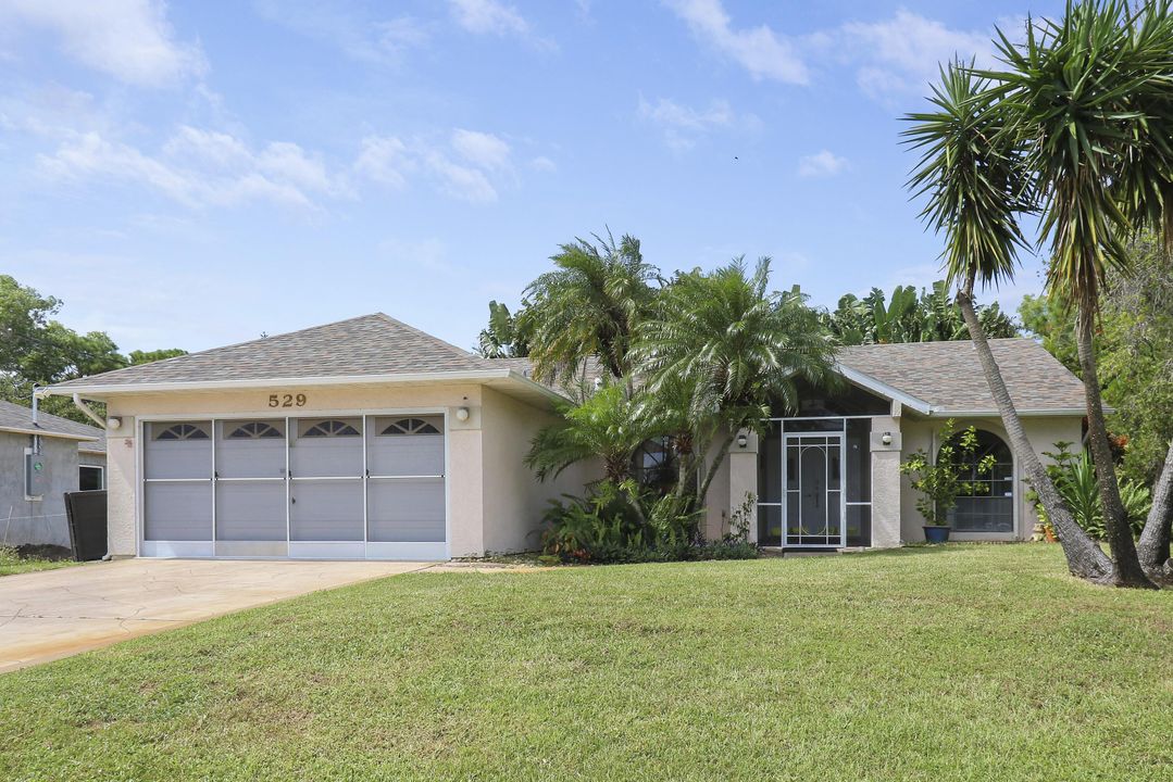 Active With Contract: $399,999 (3 beds, 2 baths, 1591 Square Feet)