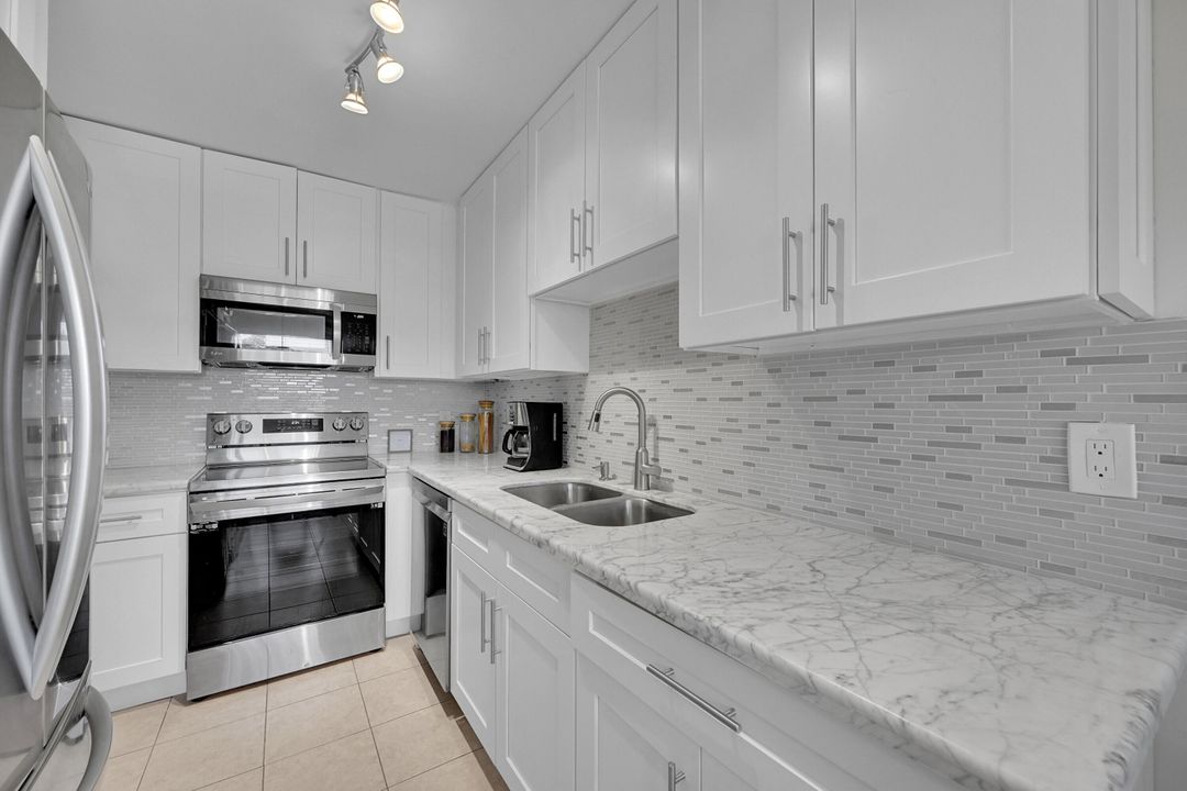 For Sale: $229,000 (2 beds, 2 baths, 1167 Square Feet)