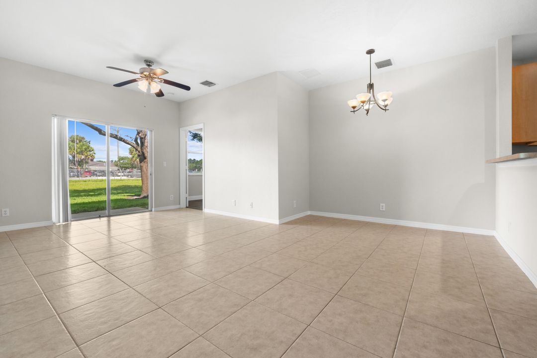 Active With Contract: $294,900 (3 beds, 2 baths, 1316 Square Feet)