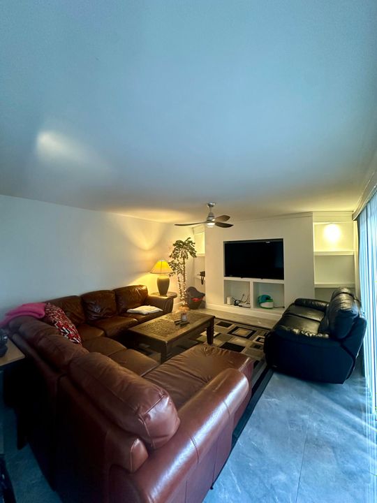 For Sale: $360,000 (2 beds, 2 baths, 1230 Square Feet)