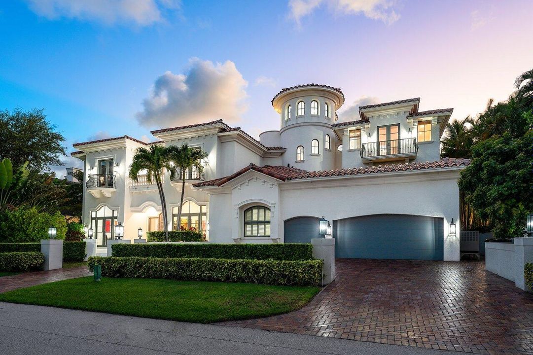 For Sale: $14,495,000 (6 beds, 7 baths, 9296 Square Feet)