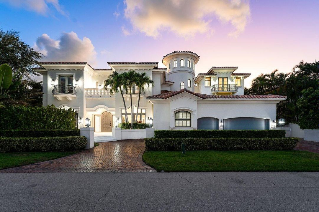 For Sale: $14,495,000 (6 beds, 7 baths, 9296 Square Feet)