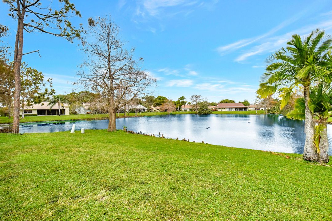 For Sale: $575,000 (2 beds, 2 baths, 1938 Square Feet)