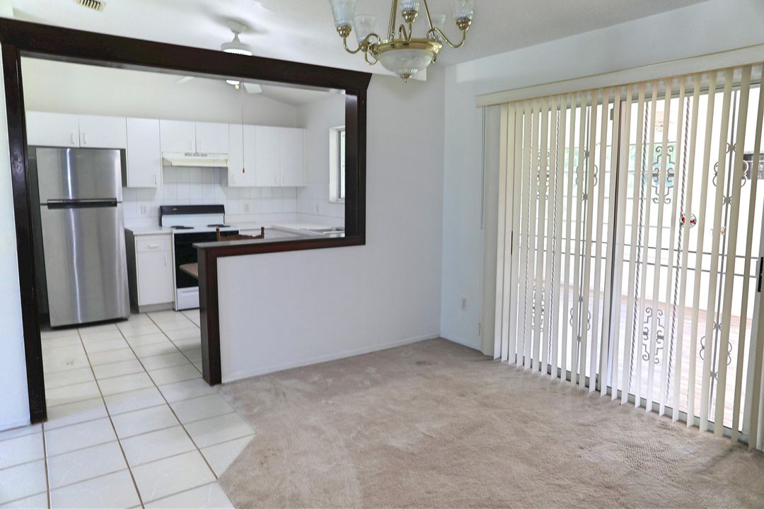 For Sale: $290,000 (2 beds, 2 baths, 988 Square Feet)