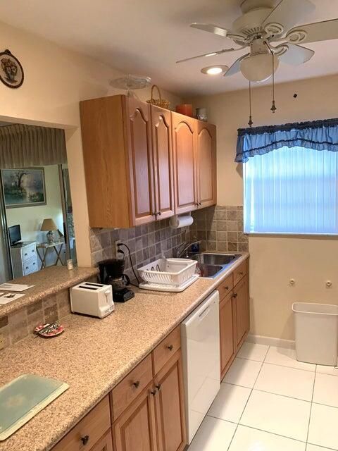 For Rent: $2,100 (1 beds, 1 baths, 1080 Square Feet)