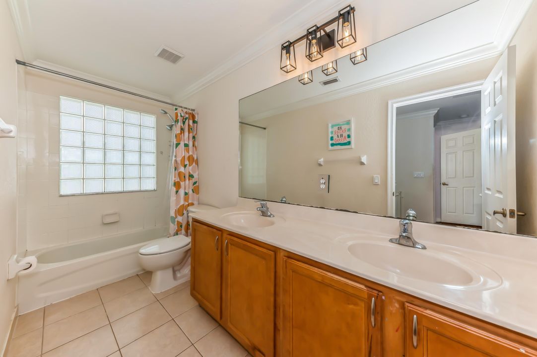 For Sale: $570,000 (3 beds, 2 baths, 2296 Square Feet)