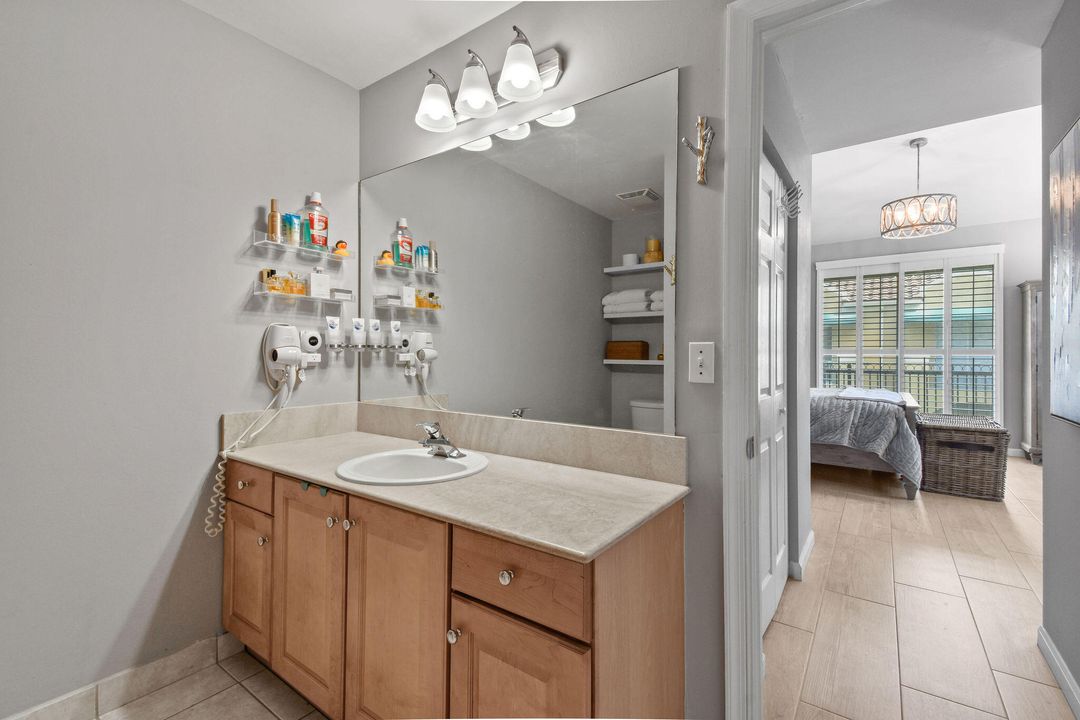 For Sale: $515,000 (2 beds, 2 baths, 1427 Square Feet)