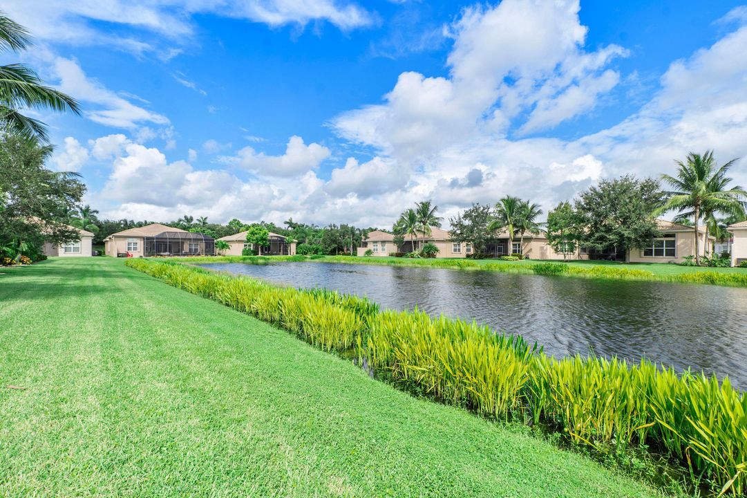 For Sale: $1,025,000 (4 beds, 3 baths, 2705 Square Feet)