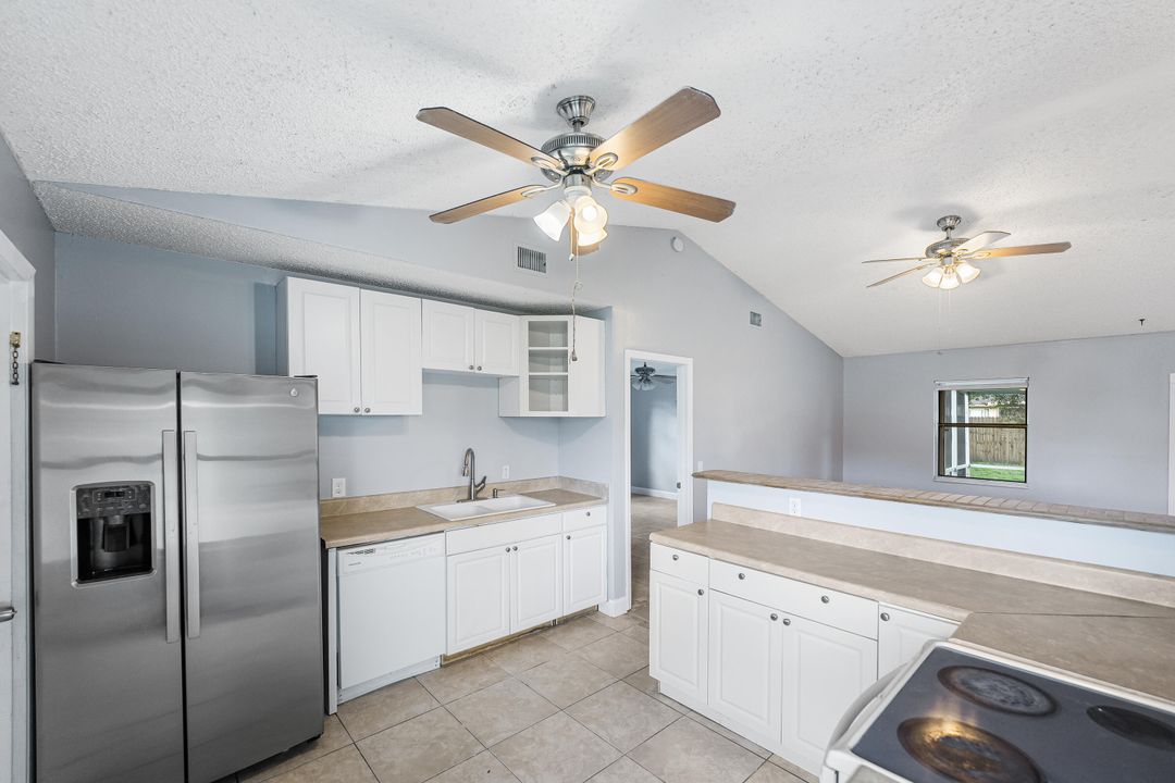 For Sale: $329,900 (3 beds, 2 baths, 1264 Square Feet)