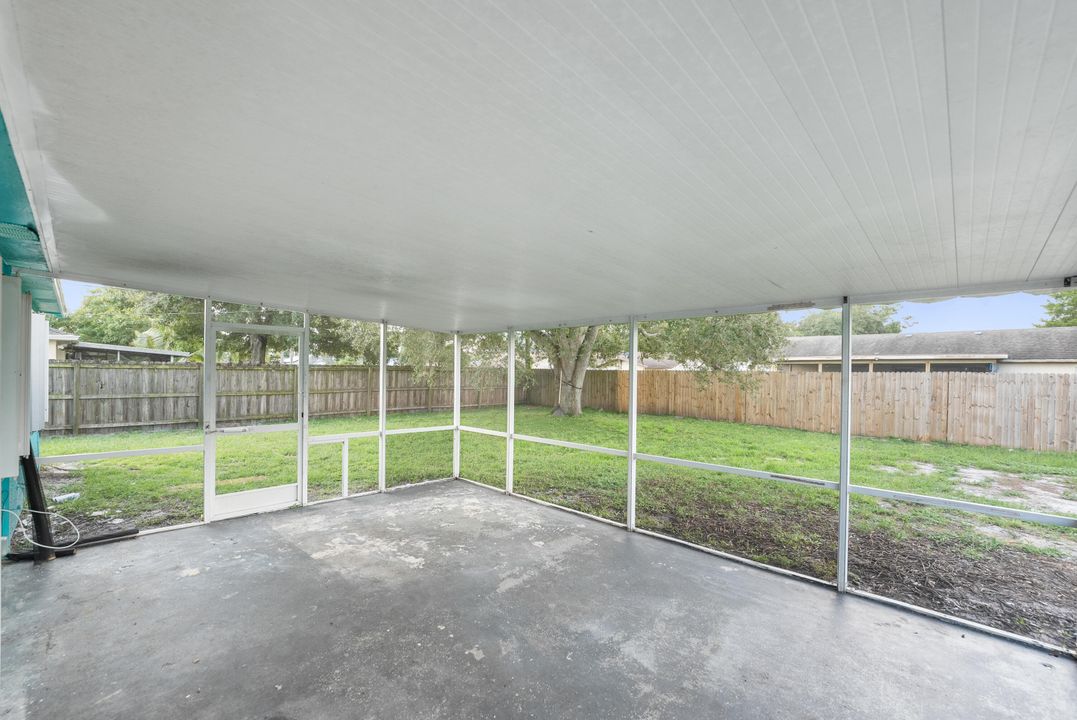 For Sale: $329,900 (3 beds, 2 baths, 1264 Square Feet)