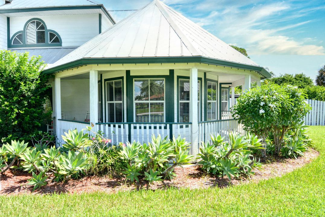 For Sale: $1,400,000 (4 beds, 3 baths, 3709 Square Feet)