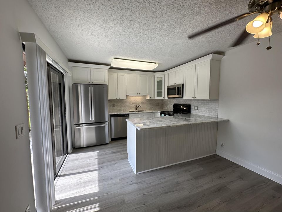 For Rent: $2,675 (2 beds, 2 baths, 1232 Square Feet)