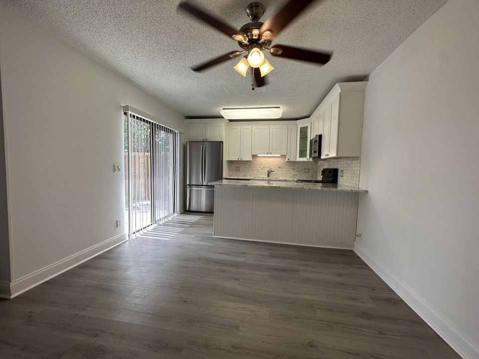 For Rent: $2,675 (2 beds, 2 baths, 1232 Square Feet)