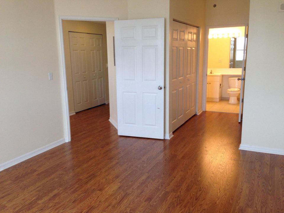 For Rent: $2,750 (2 beds, 2 baths, 1145 Square Feet)