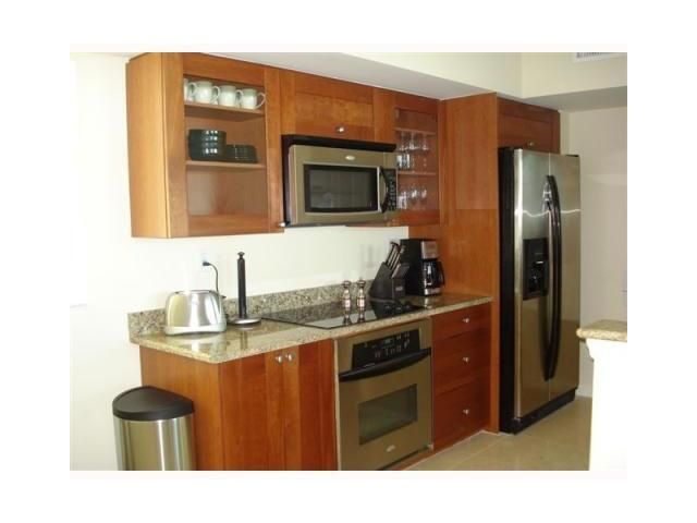 For Rent: $3,000 (2 beds, 2 baths, 1036 Square Feet)