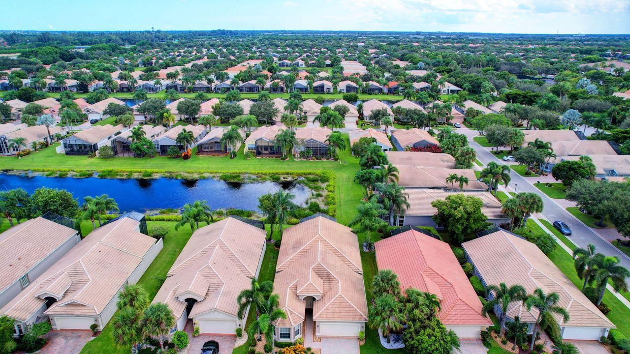 For Sale: $600,000 (3 beds, 2 baths, 2285 Square Feet)